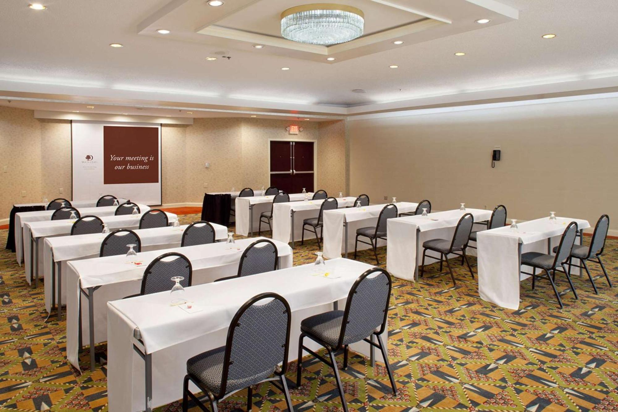 Doubletree By Hilton פייטוויל מראה חיצוני תמונה